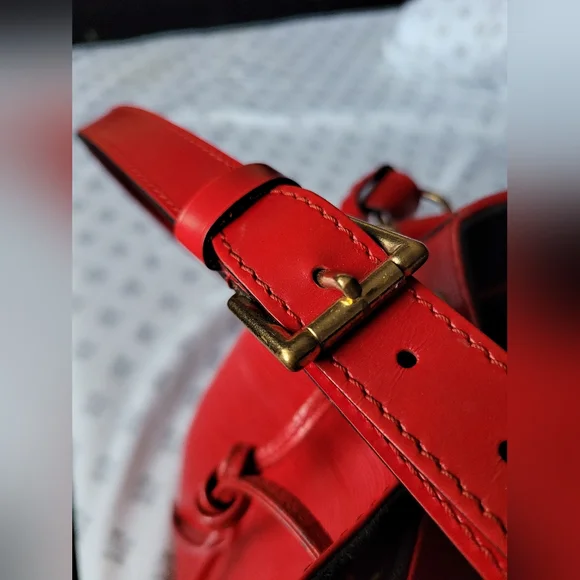 Louis Vuitton Petite Noe Strawstring Bucket Shoulder Bag In Red Epi Leather